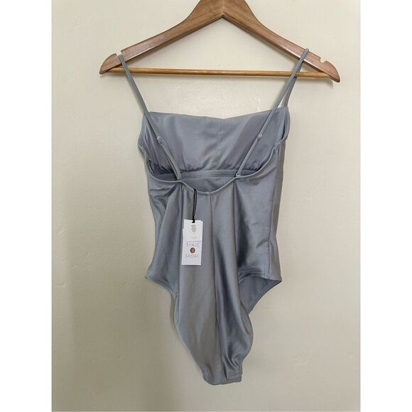 Shade and Shore Silver High Leg Cheeky One Piece Swimsuit Size Small New - Picture 5 of 6